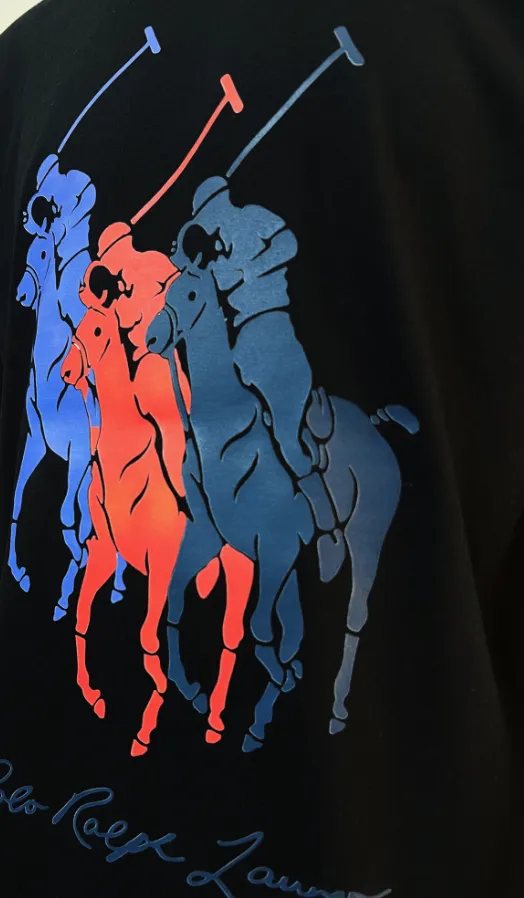 P180 Ralph Lauren new three-color logo equestrian knight print round-neck short-sleeved T-shirt; new products are available on the official website at the same time; strict control of LOGO size; color matching and color matching; simple, fashionable and low-key connotation; selection of 280g double yarn pure cotton fabric; tight threaded collar; back body seaming and ribbing; factory high-temperature anti-shrinking process; not easy to deform and shrink after washing; essential clothing for three seasons; color: black white, size XS-L (Can wear up to 200 pounds)